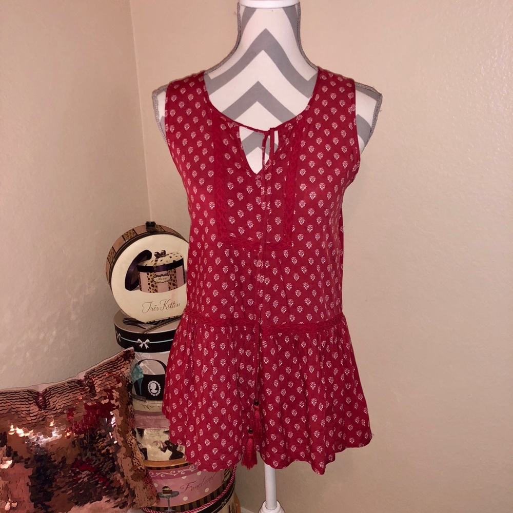 Luna Moon Red Patterned Crochet Tassel Top Small